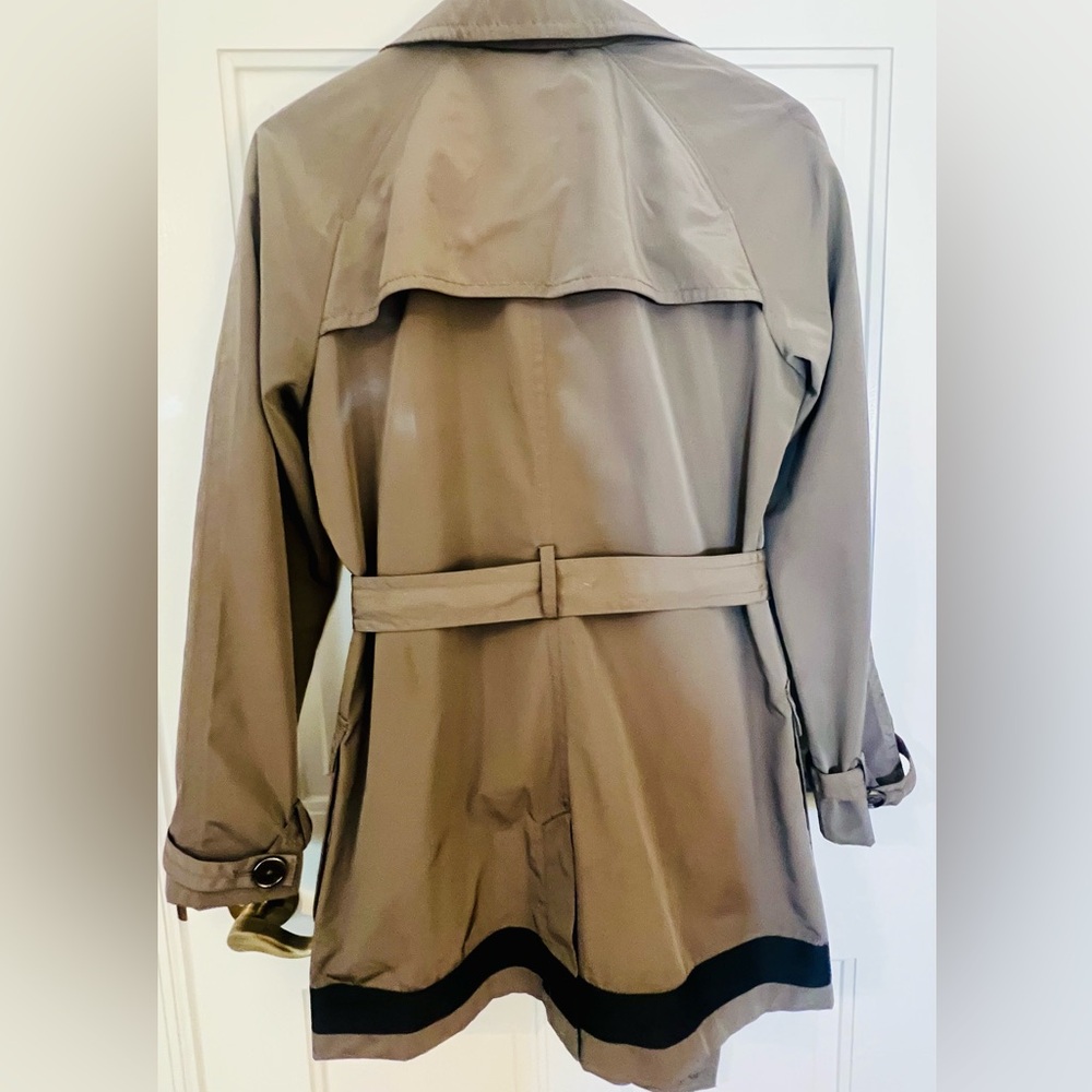 FINAL PRICE DROP: Tommy Hilfiger Taupe Trench Coat w/Purple Lining, Sz M, EUC! - Picture 3 of 10